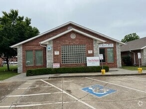 Building Photo - 20 E Ayers St