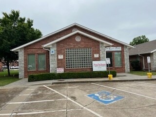 Primary Photo - 20 E Ayers St