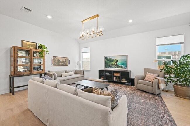 Building Photo - Amazing 3 bedroom/2 bath