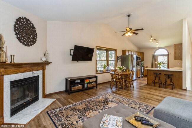 Main living room & kitchen - 1101 Cambria Ct