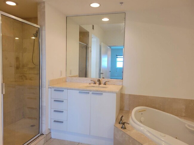 Photo - 15051 Royal Oaks Ln Apartment