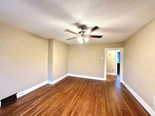 Foto del edificio - 638 Hazelwood Avenue - Apt 2