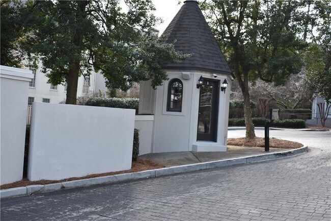 Foto del edificio - 4107 Pine Heights Dr NE