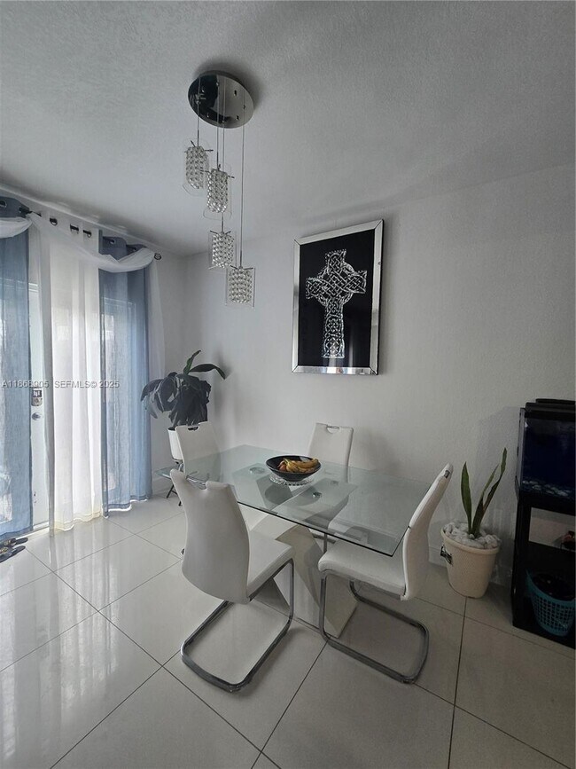 Foto del edificio - 14437 SW 260th St