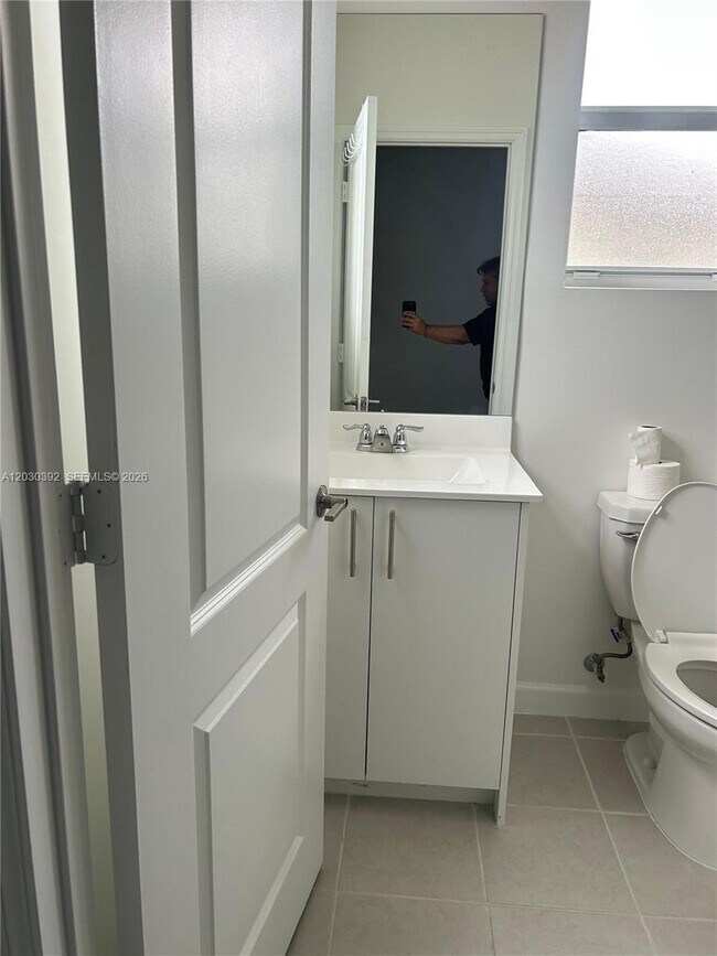 Foto del edificio - 2582 SE 29th St