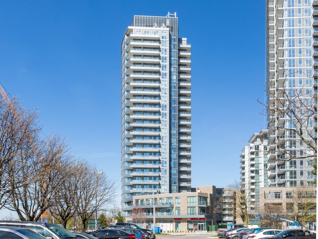 Building Photo - Fifth on the Park