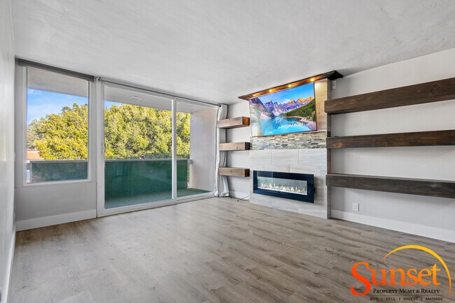 Foto del edificio - 2510 Torrey Pines Rd