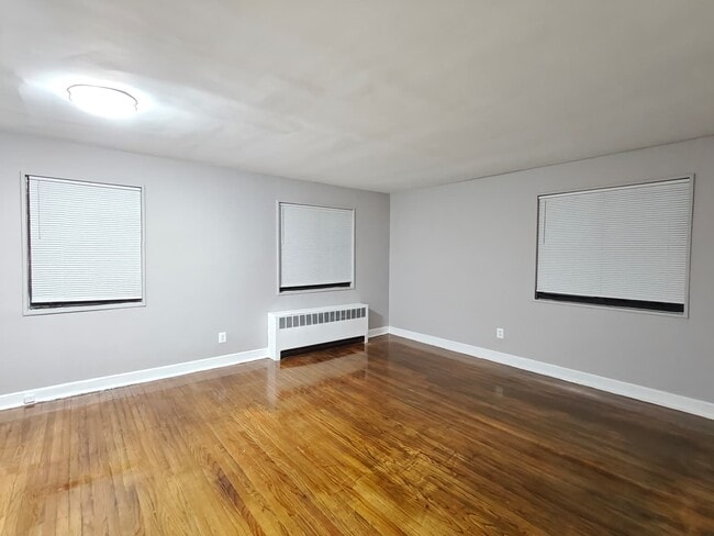 Building Photo - 131 Forest Ave