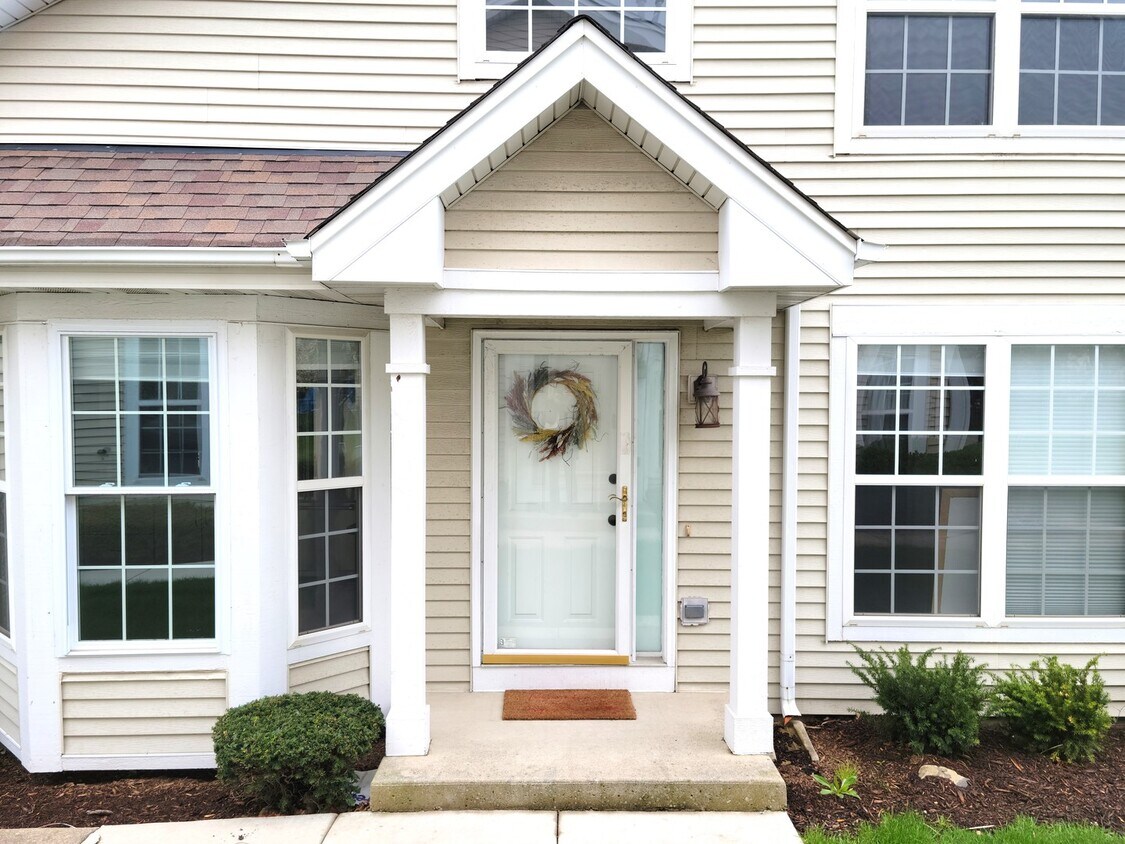 938 Willow St, Itasca, IL 60143 Townhome Rentals in Itasca IL