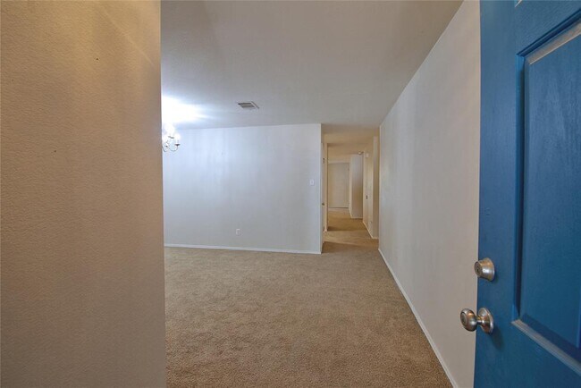 Foto del edificio - 12217 Kilmartin Ln