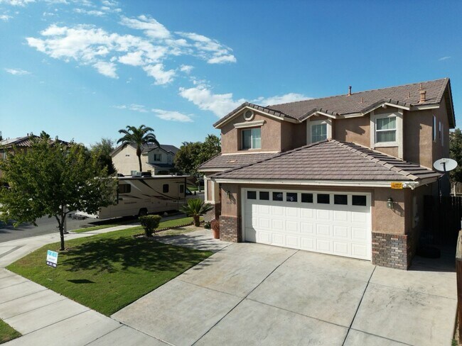 Foto del edificio - Charming 4-Bedroom, 3-Bathroom Home in Silver Creek