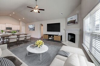 Building Photo - 2430 W Imperial Ct