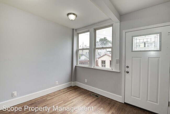 Building Photo - 6 br, 2 bath House - 2811 5th Street, NE