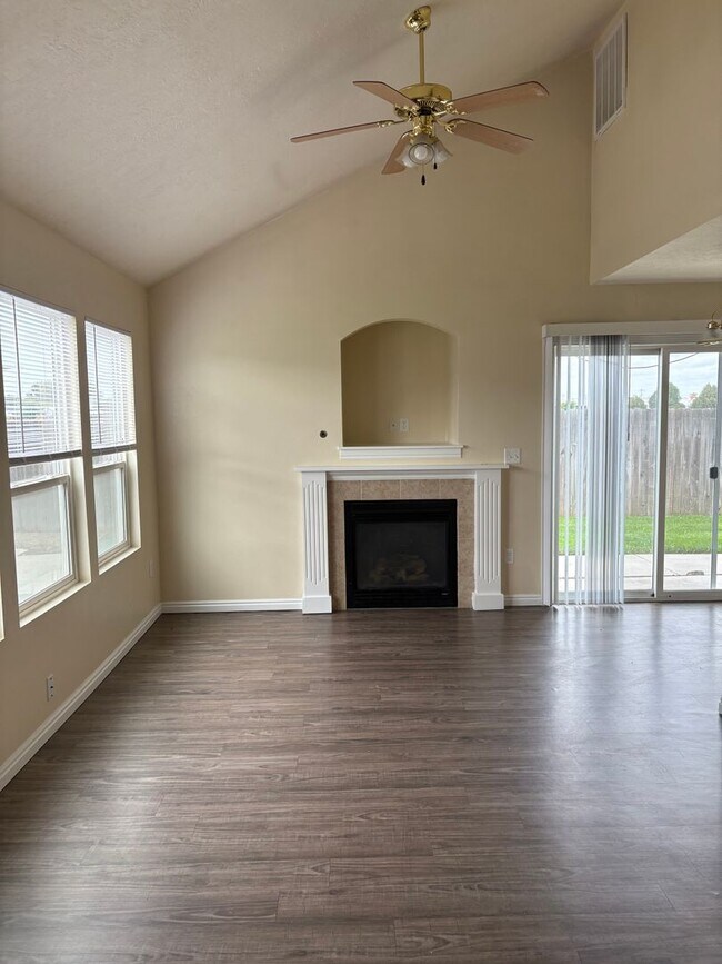 Building Photo - 16748 N Pamelas Ct