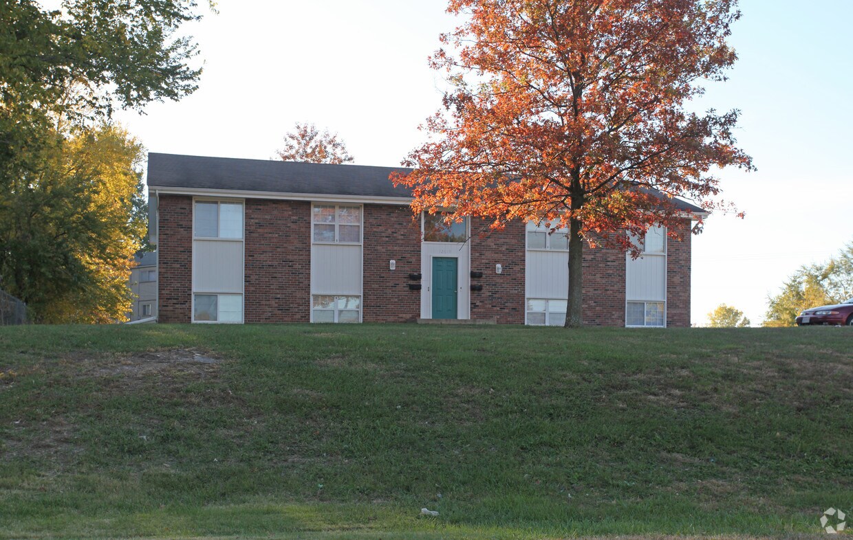 1261912623 Blue Ridge Blvd, Grandview, MO 64030 Apartments in