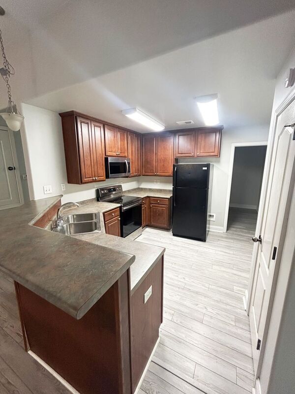 Building Photo - 104 Crisfield Cir