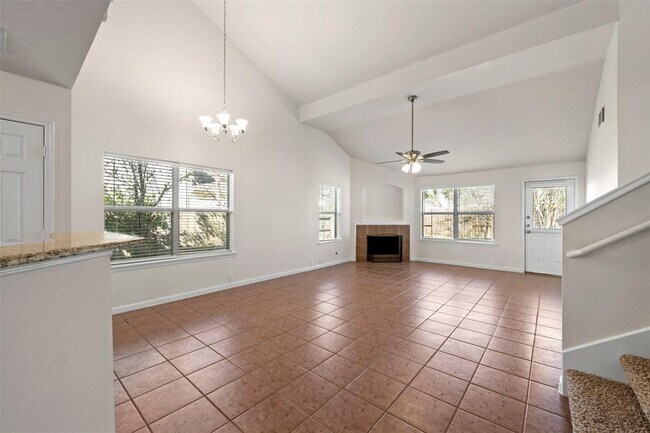 Foto del edificio - 2706 Foster Hill Dr