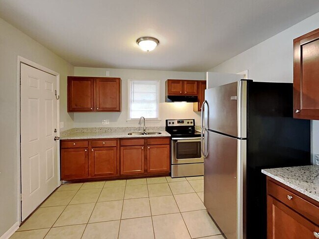 Foto del edificio - 6053 Elmgrove Ave