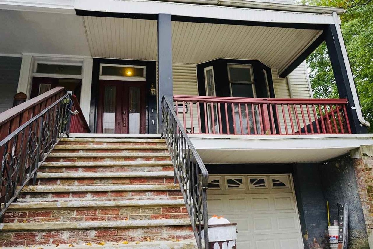 Primary Photo - 115 Belmont Ave