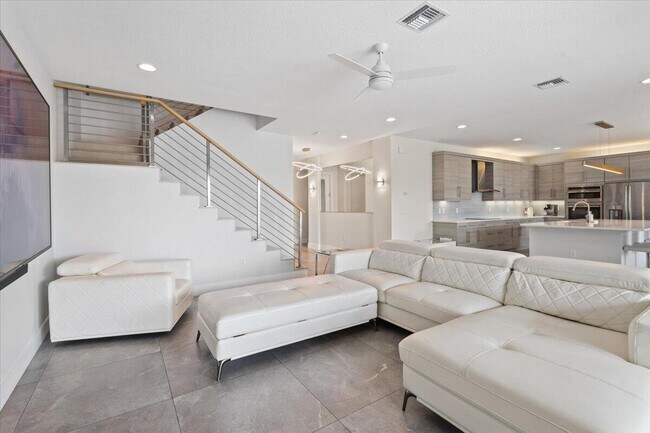 Foto del edificio - 15377 Green River Ct
