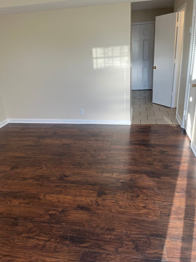 Foto del edificio - 3526 Brookway Dr