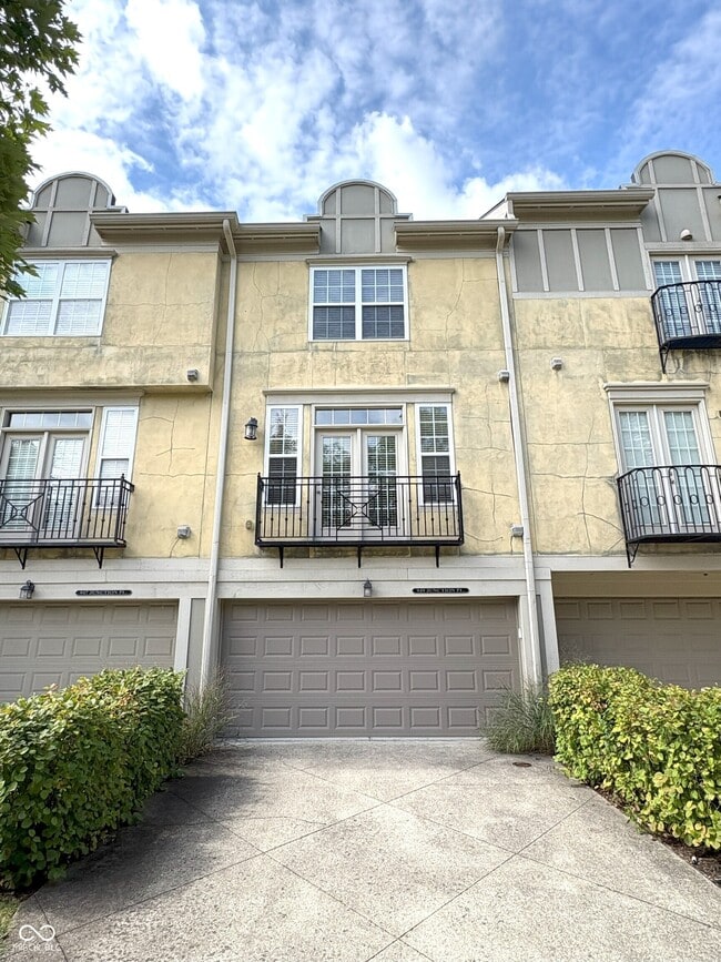 Building Photo - 949 Junction Pl
