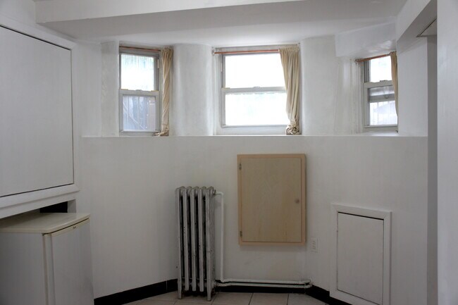 Foto del edificio - 731 E 43rd St