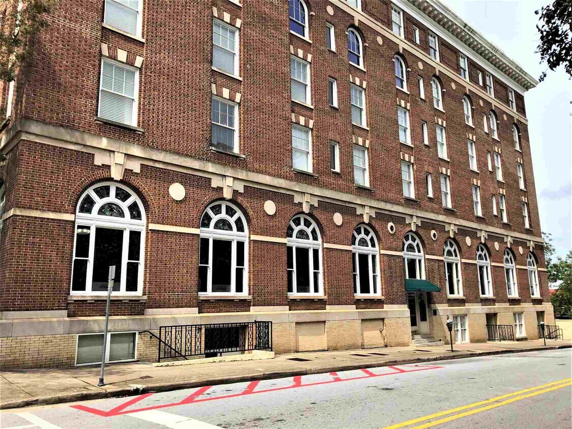 Foto principal - 247 E Washington St