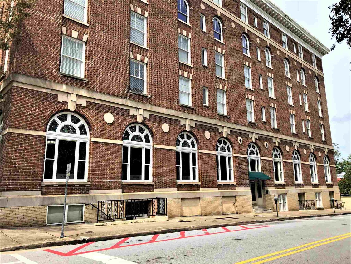 Primary Photo - 247 E Washington St