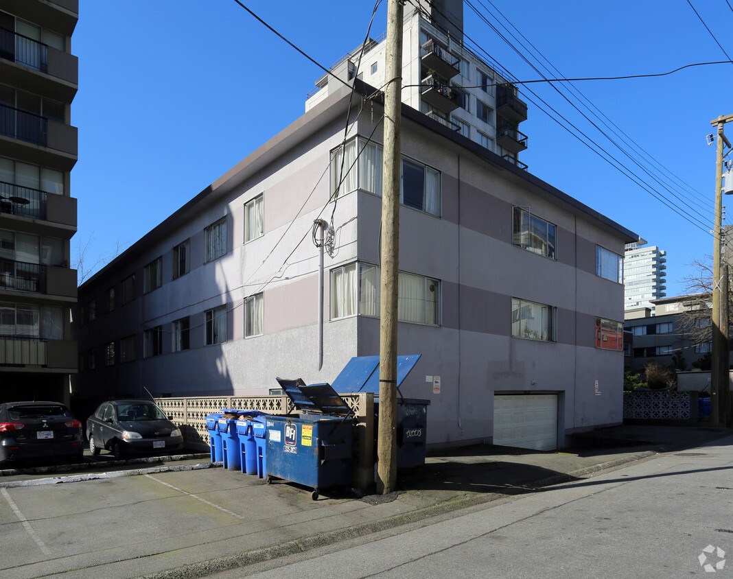Building Photo - Park Beach Manor