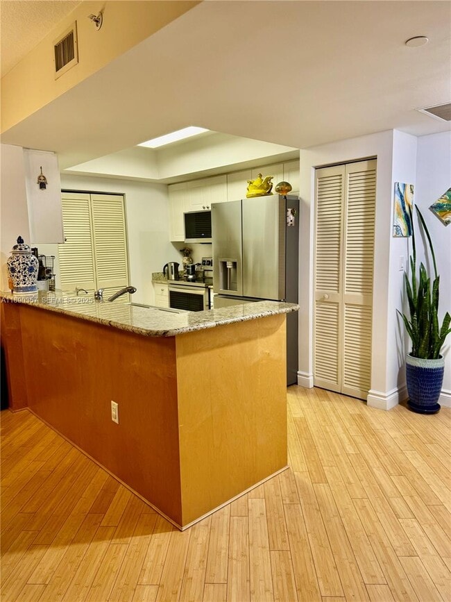 Foto del edificio - 19501 W Country Club Dr