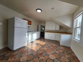 Building Photo - 123 S Clay St