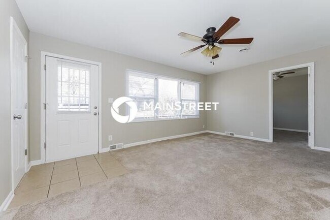 Building Photo - 4 Bedroom Pet-Friendly Home in Kansas City...