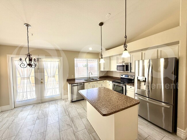 Building Photo - 1666 W Gunstock Loop