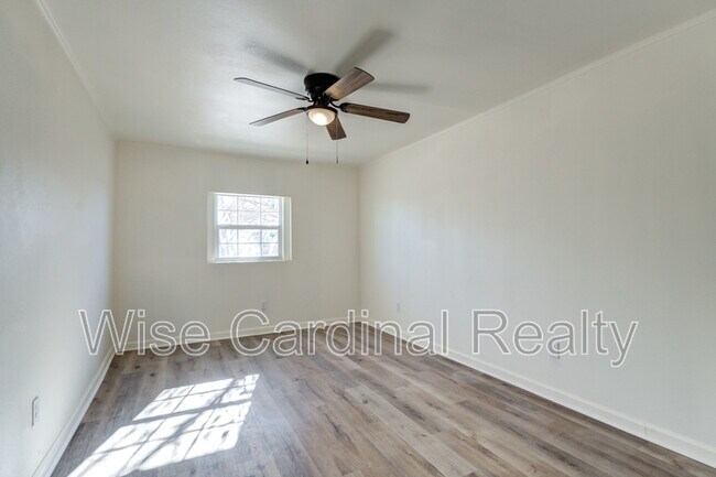 Building Photo - 2516 2nd St