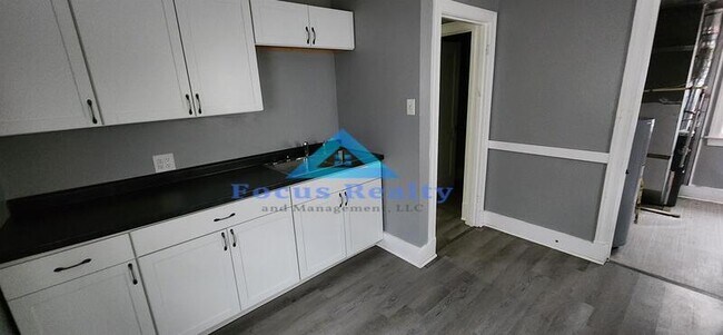 Foto del edificio - 426 E Wheeling St