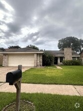 Building Photo - 12030 Hedgegate Dr