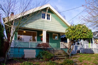 Building Photo - 1923 SE 38th Ave