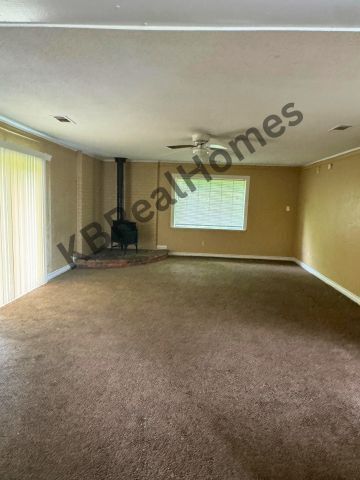 Building Photo - 4434 Whiteside St
