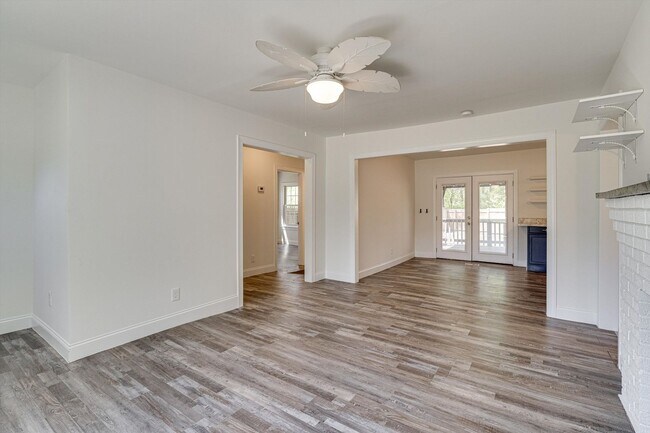 Foto del edificio - Amazing 3 bedroom 2 bathroom for rent!