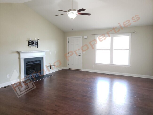 Foto del edificio - Amazing 3-Bedroom Ranch with a 2-Car Garage and a Huge Backyard in Hadden Pointe, Fuquay-Varina —...