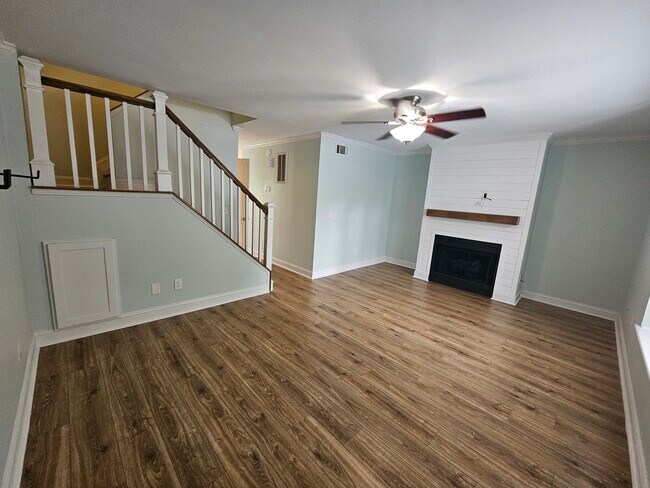 Foto del edificio - 634 Cobblestone Dr