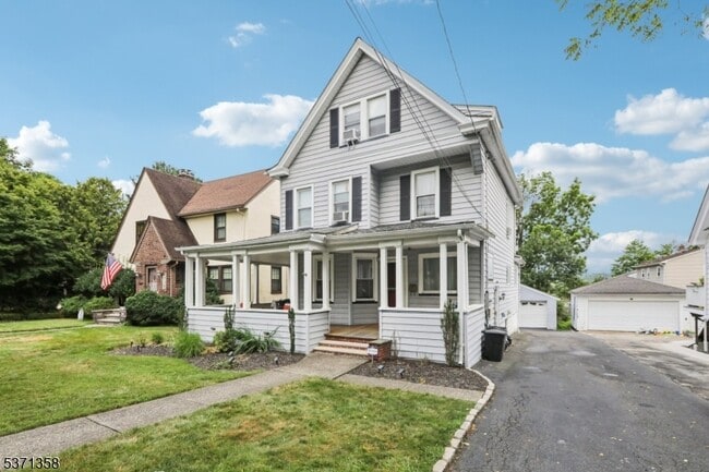 Building Photo - 82 Elmwood Rd