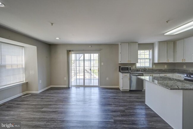 Foto del edificio - 4624 Kings Mill Way