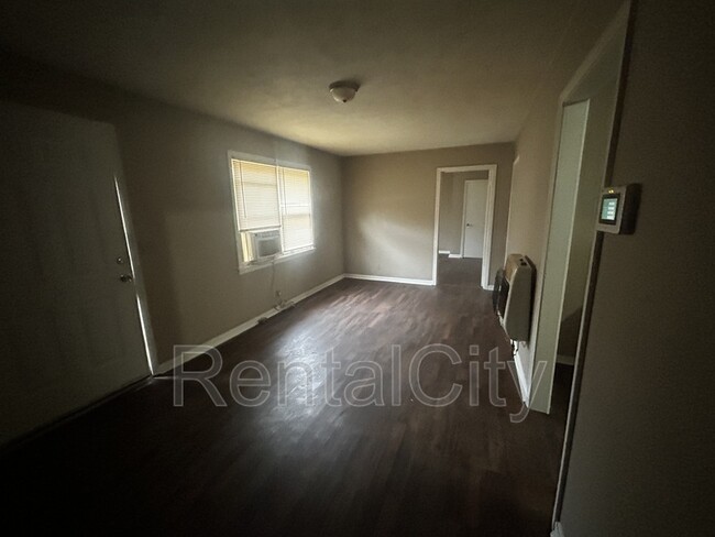 Foto del edificio - 916 N Monroe Ave