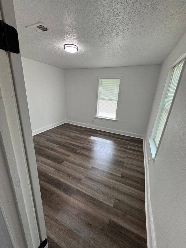 Building Photo - New Rental Opportunity in Memphis!