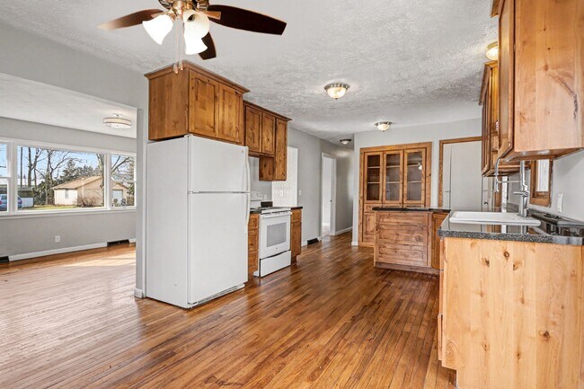 Foto del edificio - 205 E Murray Ave