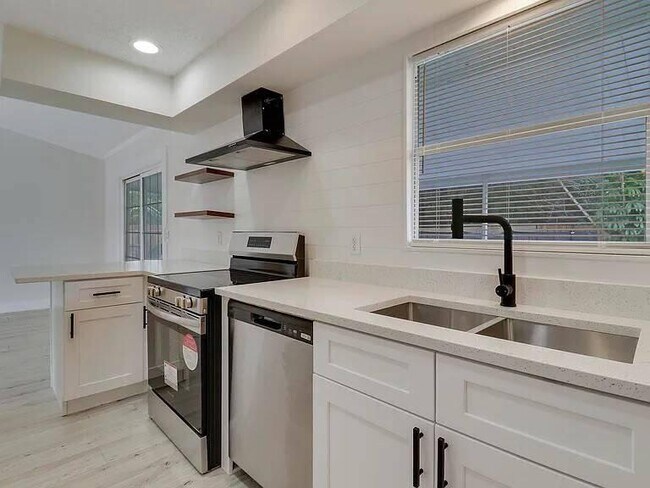 Foto del edificio - 2558 SW Chestnut Ln