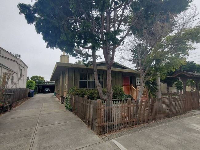 Building Photo - Newly Updated 3 Bedroom 2 Bathroom in Albany!