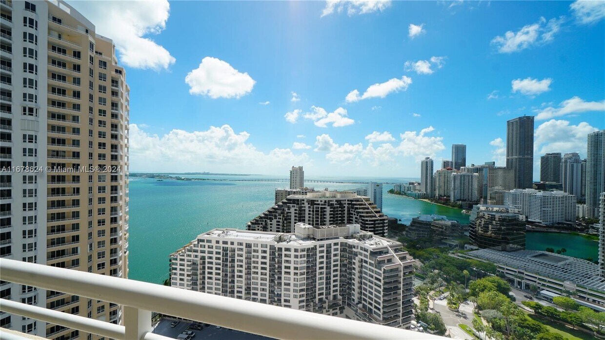 Primary Photo - 848 Brickell Key Dr